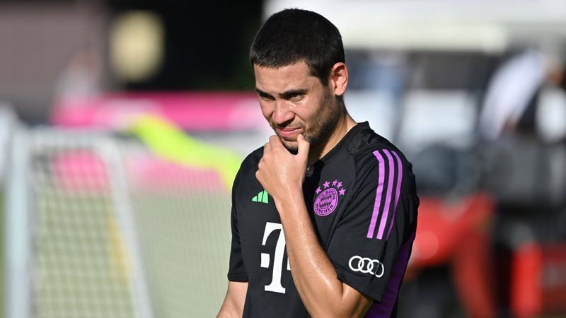 Raphael Guerreiro: Bạn biết gì về hậu vệ người Bồ Đào Nha?