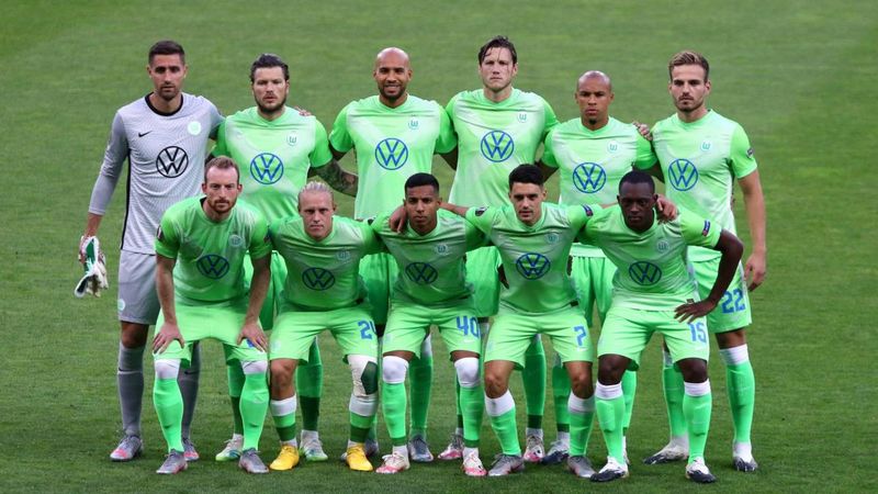 Tên gọi "Wolfsburg" xuất phát từ tên của một lâu đài cổ có tên "Wolfsburg" nằm gần thành phố.